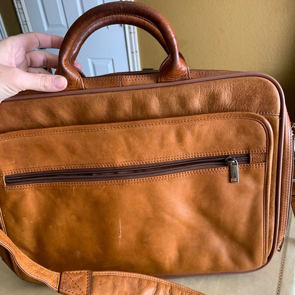 VINTAGE Dilana Leather Messenger Bag/Briefcase